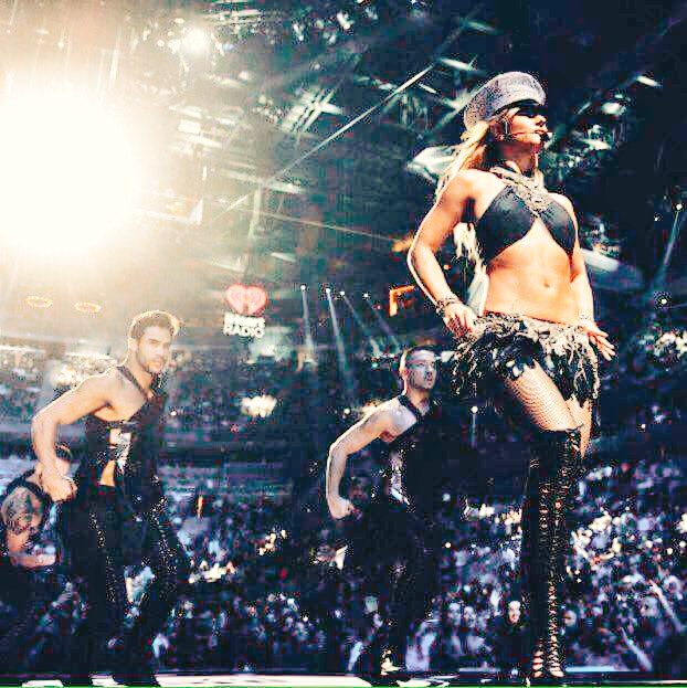 JLucabob's tweet photo. #iheartbritney #BritneySpears #iheartFestival #Slayney #Godney #ItsBritneyBitch #Glory #GloryOutNow @britneyspears https://t.co/5F89S3UVAT