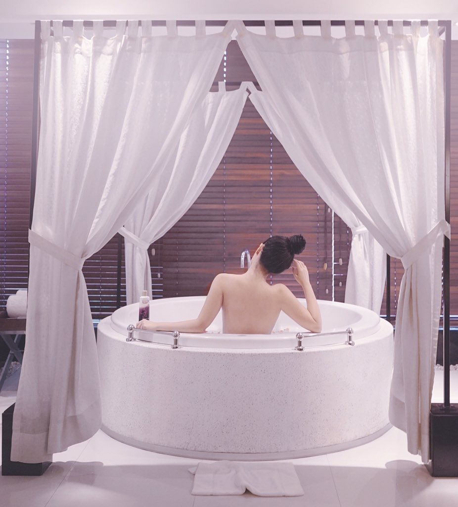 Verniecenciso's tweet photo. Tag someone you want to take hereβ€οΈ
Massage and body scrub kind of Sunday at @Dusit_Manila and @LuxPH ππ» #BatheWithLux https://t.co/YMojCr2yWJ