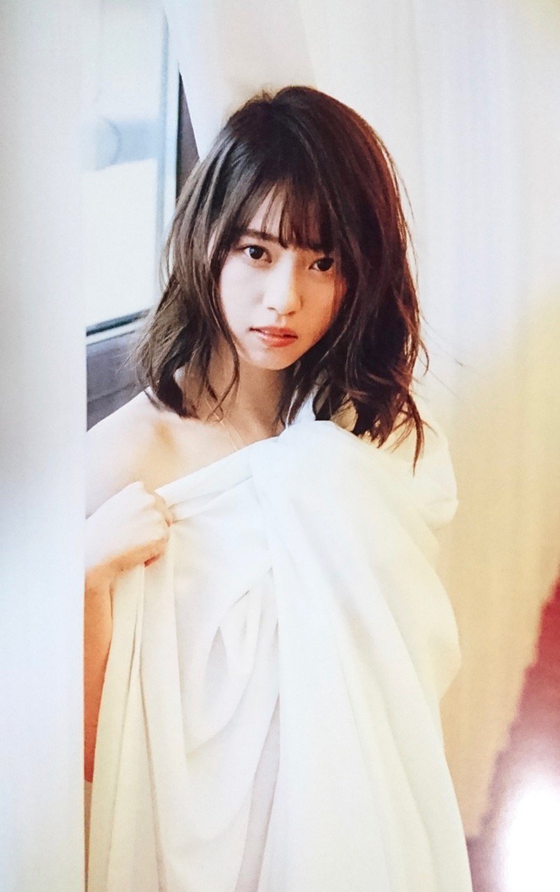 Nogii かずみん推し 相互フォロー 乃木坂46 西野七瀬2nd写真集 風を着替えて 届いた 水着も笑顔もかわいいけど画質 が微妙 高山一実の写真集よりサイズでかい 画像あり 少しだけだよ 買った人に悪いから ブログで公開 T Co Jtevpiug3j