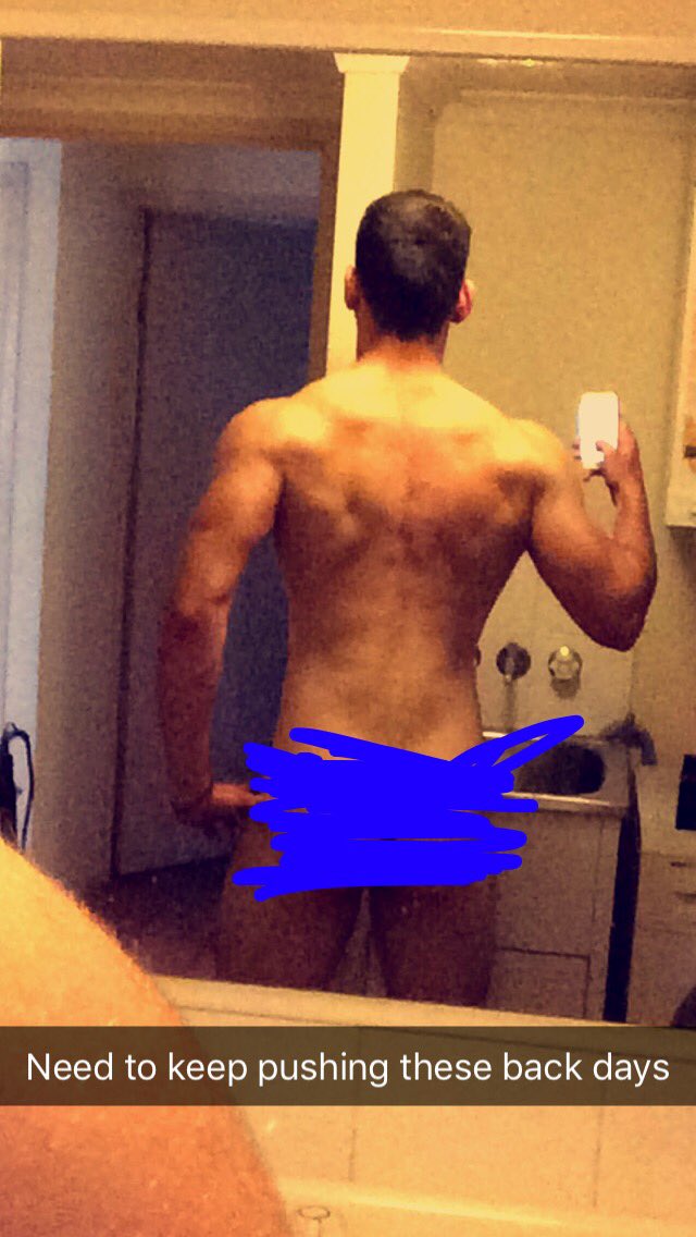 DanielTonga66's tweet photo. Still trying even with a 1 week shoulder injury. 😭😭😭😭.
Can't push my arms out or up right now with heavy weights. https://t.co/OYIDNQ6HlZ