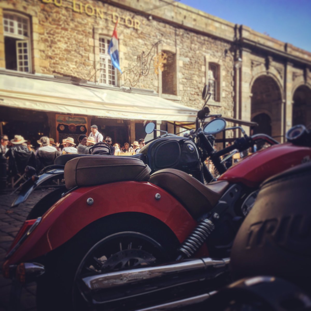 stachesolidaire's tweet photo. @gentlemansride 2016 @VilleSaintMalo ✔️ Maintenant on déjeune @liondorstmalo au profit de @MovemberFRA! #DGR2016 #DGRSaintMalo #France https://t.co/6isG4C9oQn