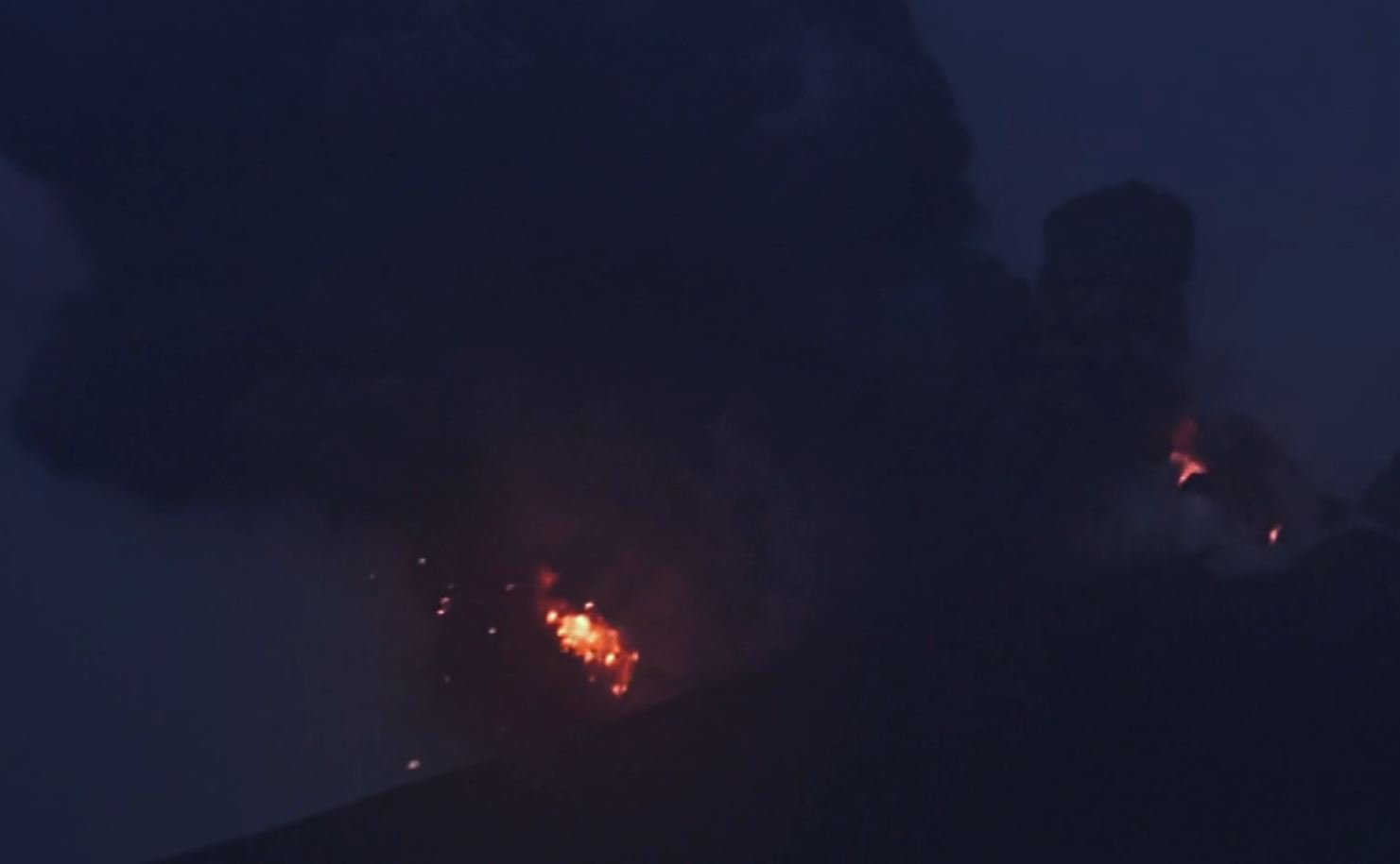 تويتر Akir على تويتر 真田昌幸を偲ぶ夜 パパ 富士や浅間の山が火を噴かぬ限り 武田のお家は安泰でございます ｷﾘｯ 有働 2月14日 48年ぶりに浅間山が噴火した 初回がのっけからパパの伝説回 真田丸 真田昌幸は永久に不滅です T Co Tcn29cohnt