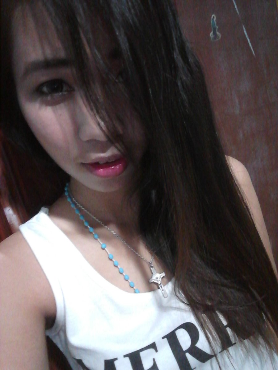 vanessadidilove's tweet photo. Hmm yeahh... im young n i love to be young.. im free n i love to be free https://t.co/hbCHFRRRl0