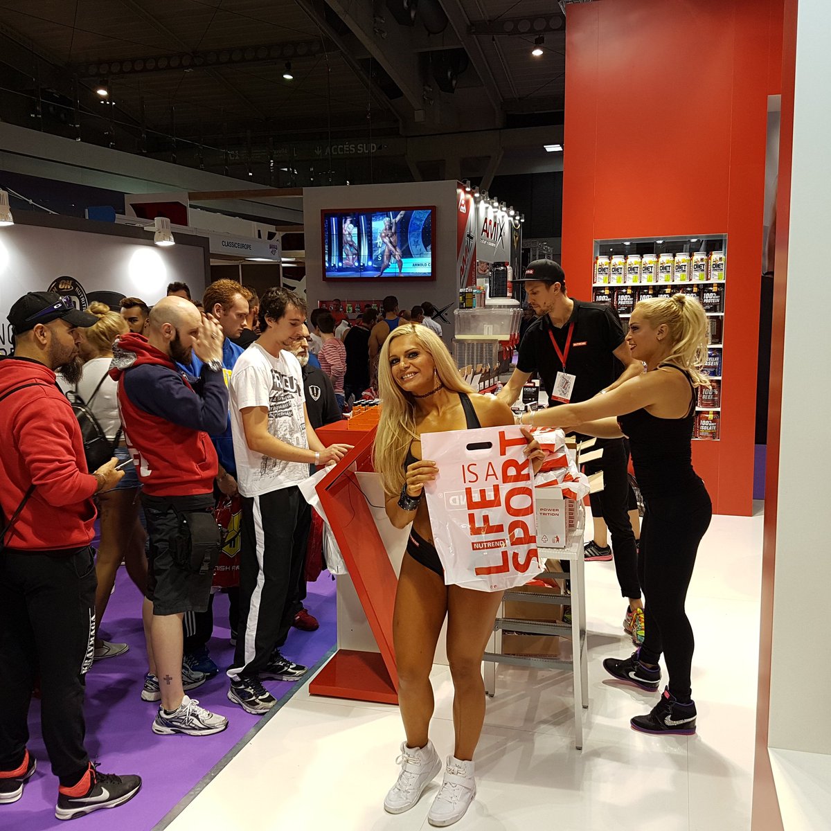 ChestersShane's tweet photo. Nutrend GOODY BAGS.  Free now at Stand D12. Arnold Classic Barcelona. https://t.co/w5TJso6Fdt
