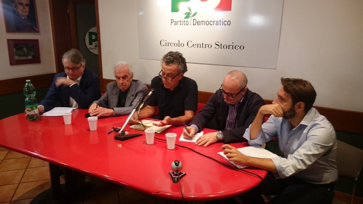 LucioLuci's tweet photo. Diretta youtube dell'incontro in corso con @fabriziobarca al @PDGiubbonari sul referendum https://t.co/901bavbNoM https://t.co/Cc5bElyOQo