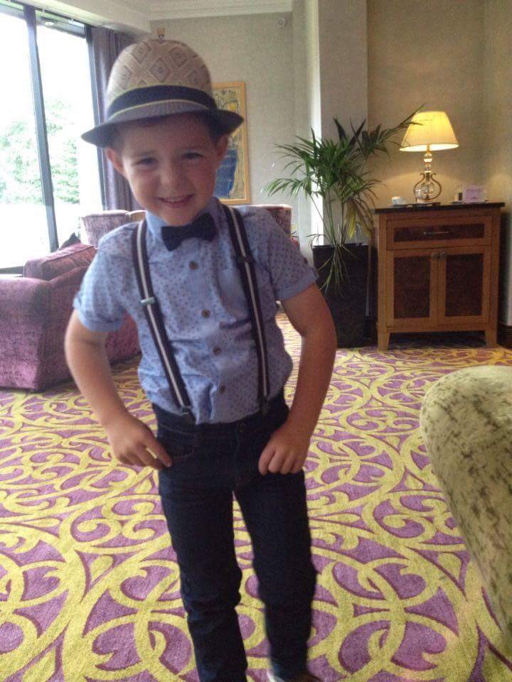 Lana1669's tweet photo. Hat,shirt jeans all by @ted_baker , had to share this pic off friends son going to wedding 💚 https://t.co/Z4No5JAbEC