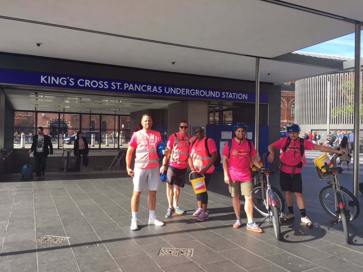 Vic1lc16's tweet photo. Kings Cross St Pancras #1LC16 #1lc16 #SantanderCycles https://t.co/kjwHEJyICi