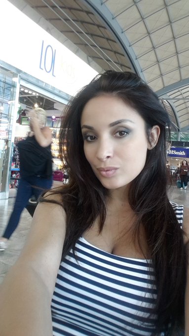 Waiting my flight to Barcelona.  ✈✈ shooting for @enjoyit360 ? https://t.co/1tk2vikCha
