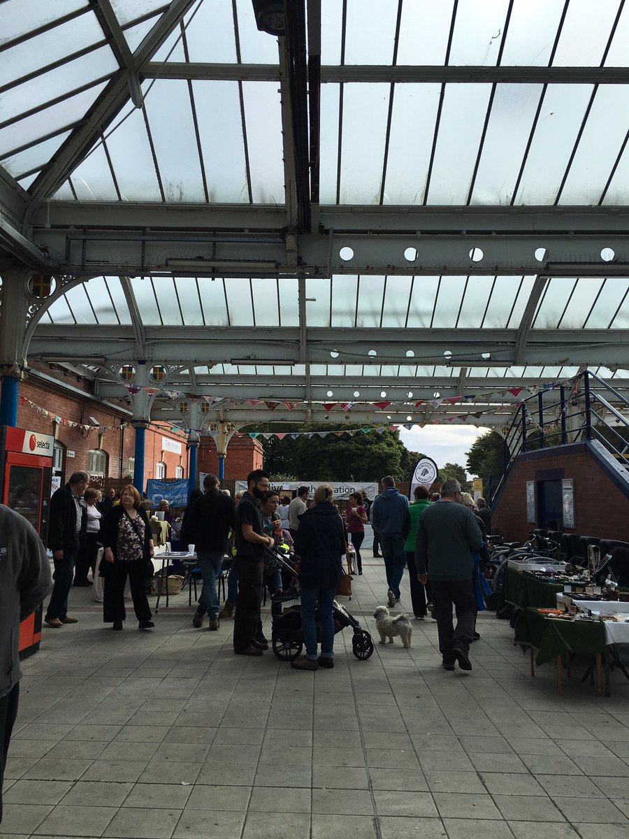 greenbeansmarkt's tweet photo. There's music AND stalls at TODAYS Green Beans Market @ #WhitleyBay metro station 10-3 https://t.co/KPDgddhMuk