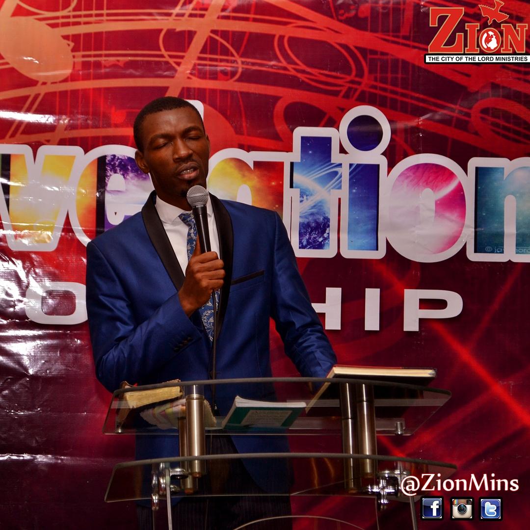 ZionYouthsMins's tweet photo. SUNDAY SCHOOL
Ministering: PASTOR CHRISTOPHER FIDELIS
#AnointingService #september25 #ZionTheCityOfTheLordMinistries https://t.co/Julu6lofnE