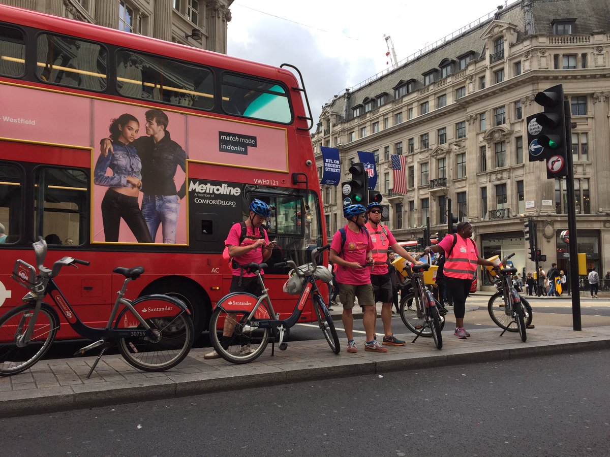 Vic1lc16's tweet photo. Oxford Circus @1Lc16 #1lc16 #santandercycles #braintumourrsch https://t.co/NUu0HMOf3C https://t.co/2JCqLoskNe