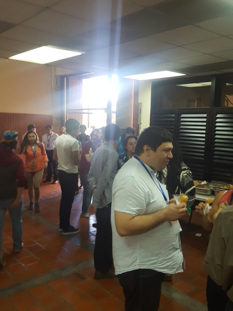 DebbiDeJesus_'s tweet photo. Ser #EmprendedorRegional es estar en la @Unimet un domingo a las 930am transformando sueños en realidad #CaracasSWUnimet https://t.co/b6fDDDr0Fn