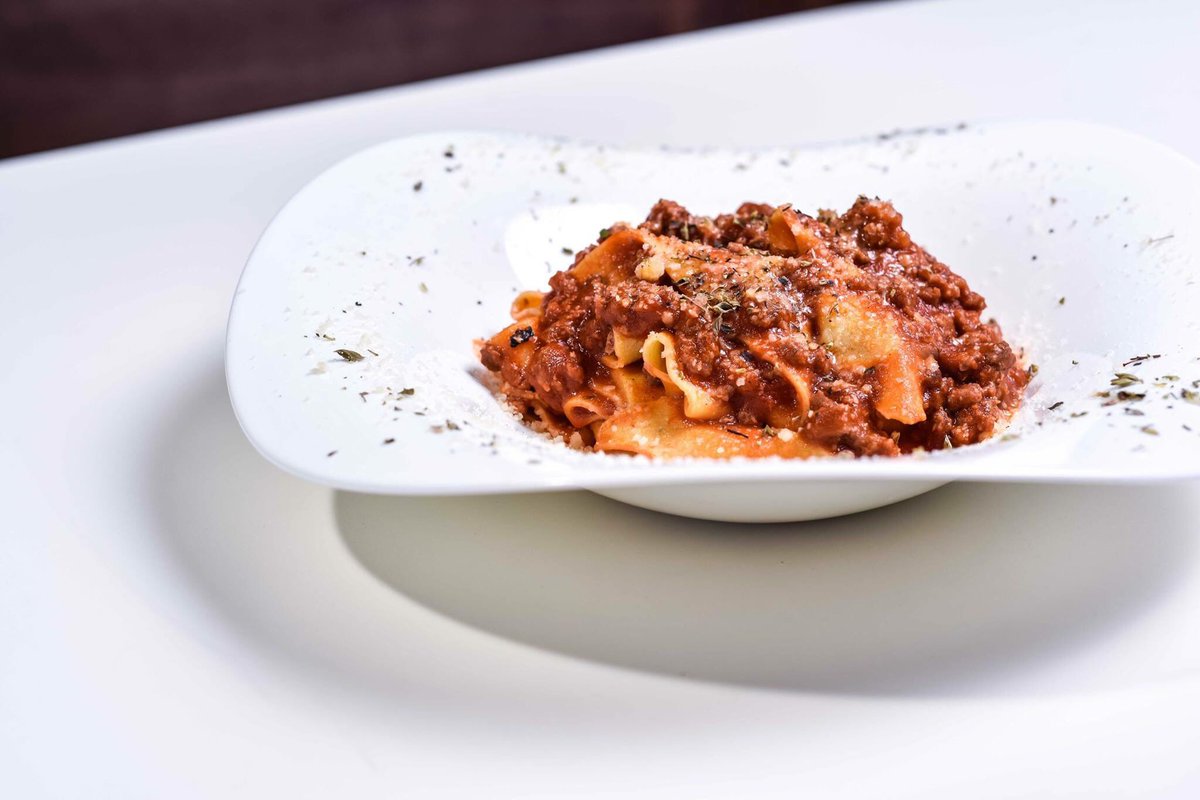 VostraVite's tweet photo. Domingo en familia. Nada nos apetece más para acabar la semana que comer o cenar con los nuestros. ¡Os esperamos en #VostraVite! 🍴 https://t.co/truVsmbMyx
