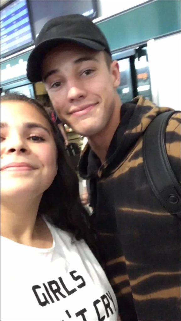 cameronTH_'s tweet photo. แคมกับแฟนๆที่ Milan, Italy ค่ะ 
(23/09/16) https://t.co/uY4YsA3eEC
