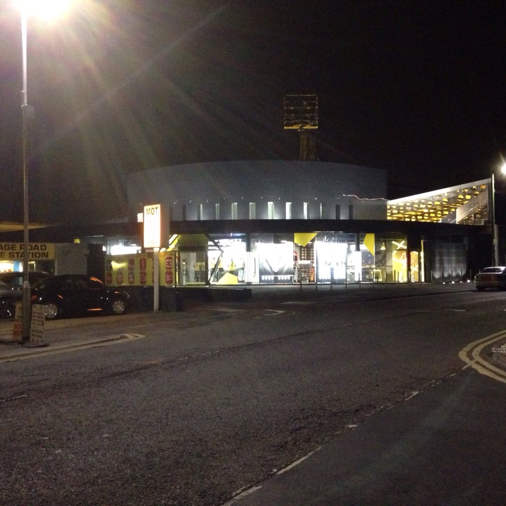neil_k_g's tweet photo. No game until Monday, so a final photo update (as Saturday 24 September 2016) #NEcorner at #VicarageRoad #watfordfc 🐝🐝🐝 👊👊👊 https://t.co/TAhSPYdYw3