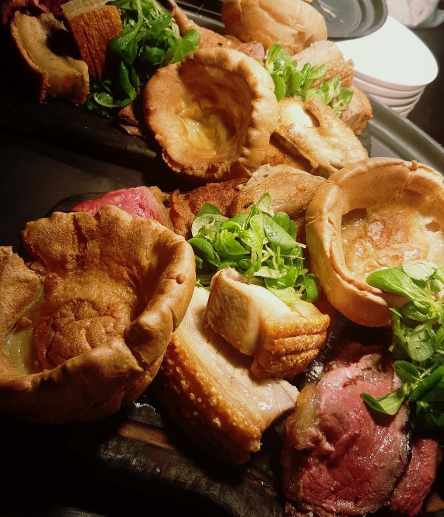 GordonRamsay's tweet image. Looks like @heddonstkitchen are all set for #Sunday #lunch !