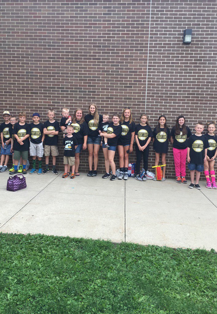 PESstdt_council's tweet photo. Parade ready! @MGUSC_Eagles #wearemg https://t.co/3R7DNaqWuS