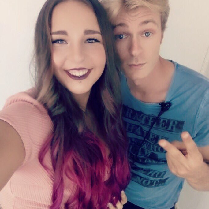 Richard_Pena_M's tweet photo. Recuerdos de #FirstDates139! Con mi @wenosdiasilla Rocío! Instagram: richard.pm @firstdates_tv 😁 https://t.co/Xljzs7e9JQ