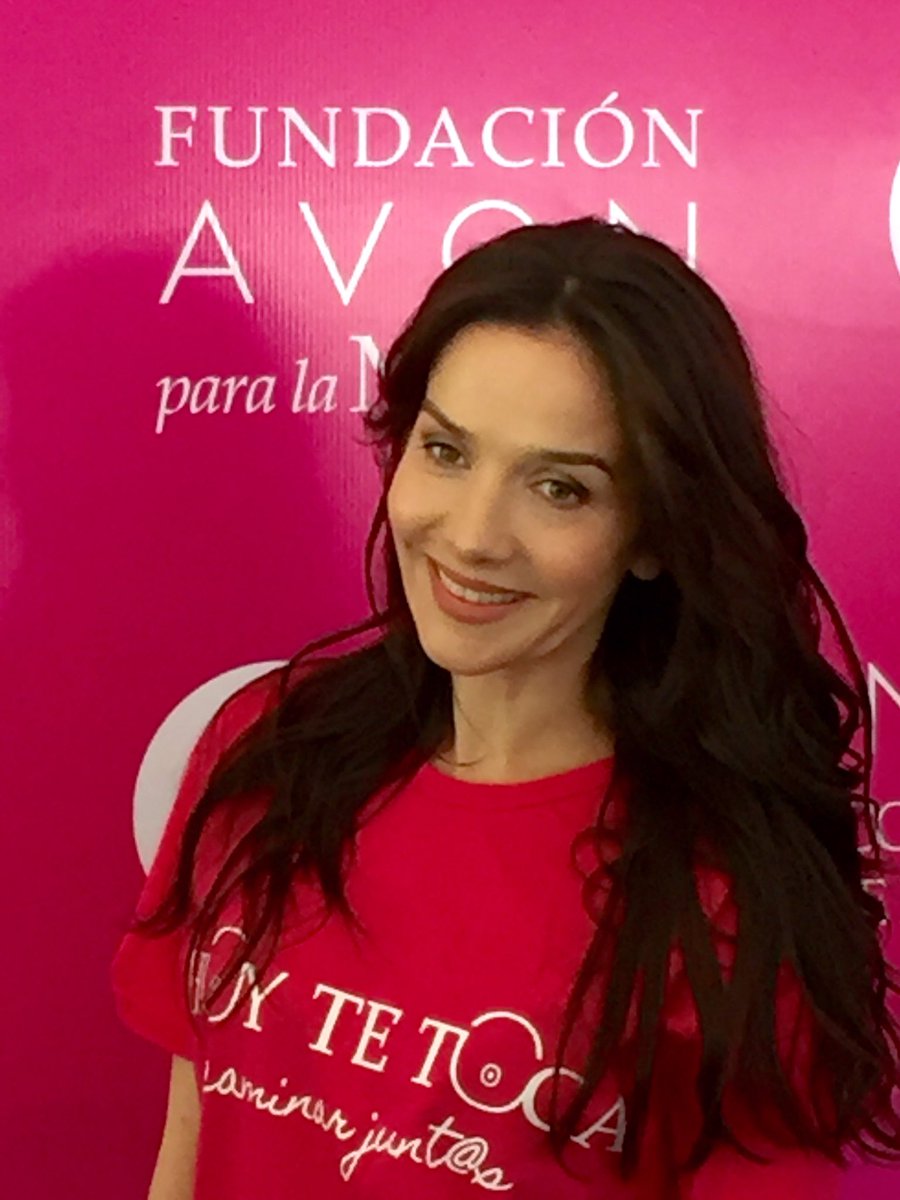 FundacionAvon's tweet photo. Ya llego #NataliaOreiro a la #CaminataAvon #HoyTeToca acompañarnos! RT https://t.co/FWCLdzRsx4