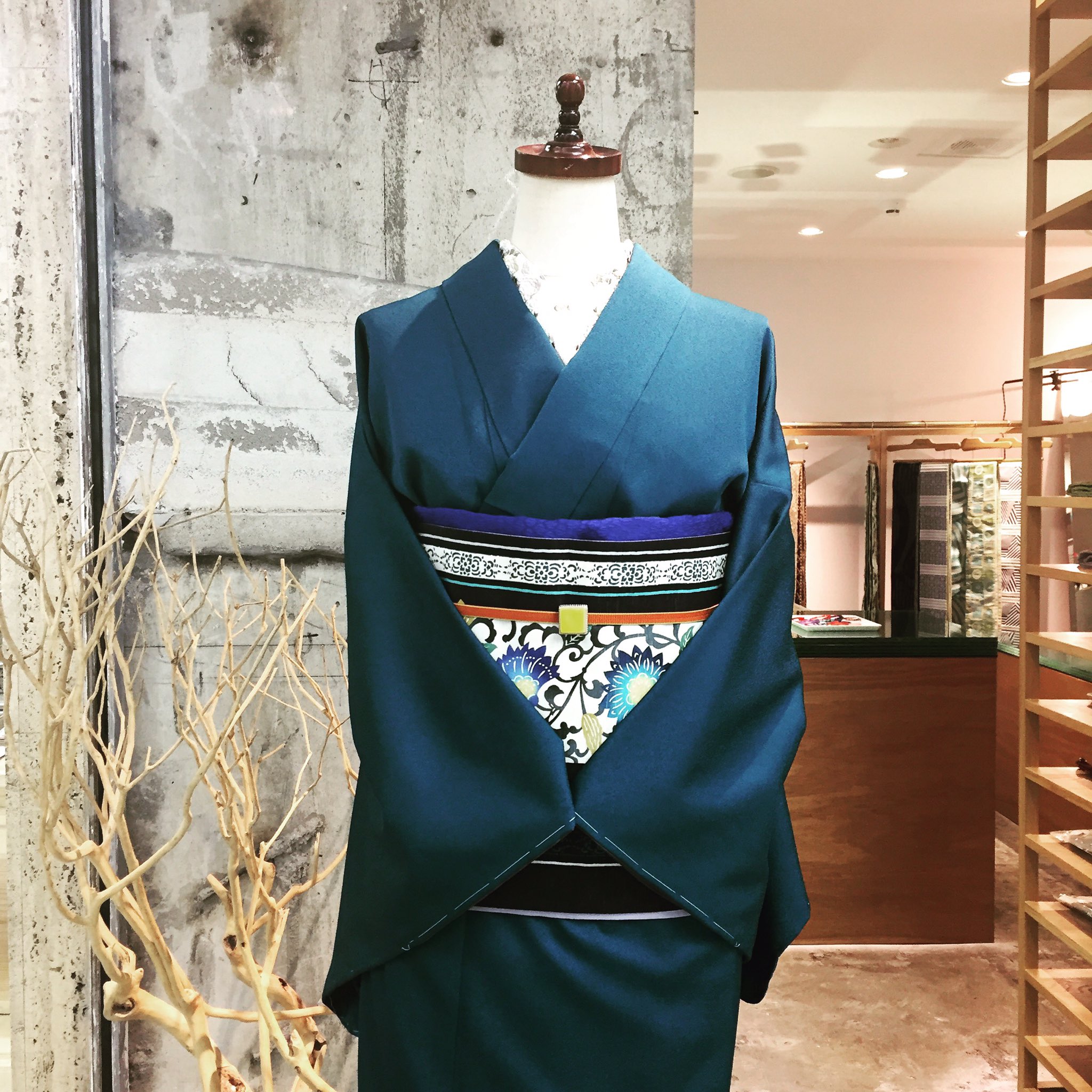 明るいピーコックグリーン  レトロ  染め紬  着物  NO8 明るいピーコックグリーン レトロ 染め紬 着物 NO8