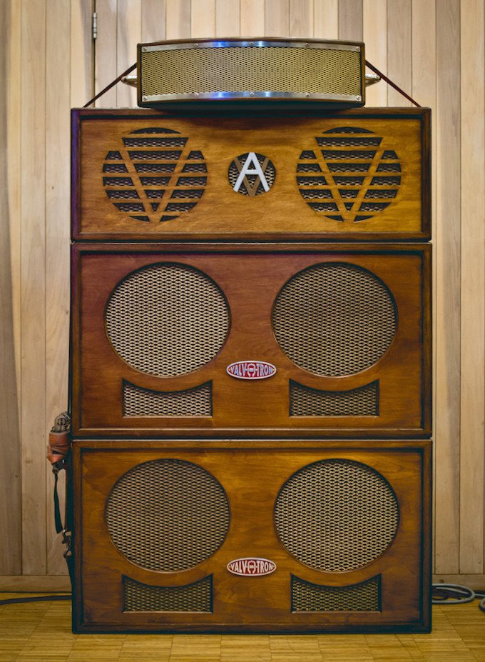 dubstuy's tweet image. Axis Sound System with their beautifully crafted, valve-powered rig #SoundSystemDesign