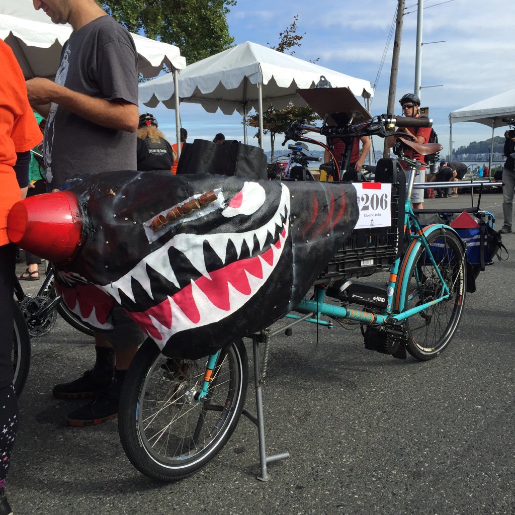 Alex of @ElectricLadySEA mega-customized his Bilenky bike truck for the DRT