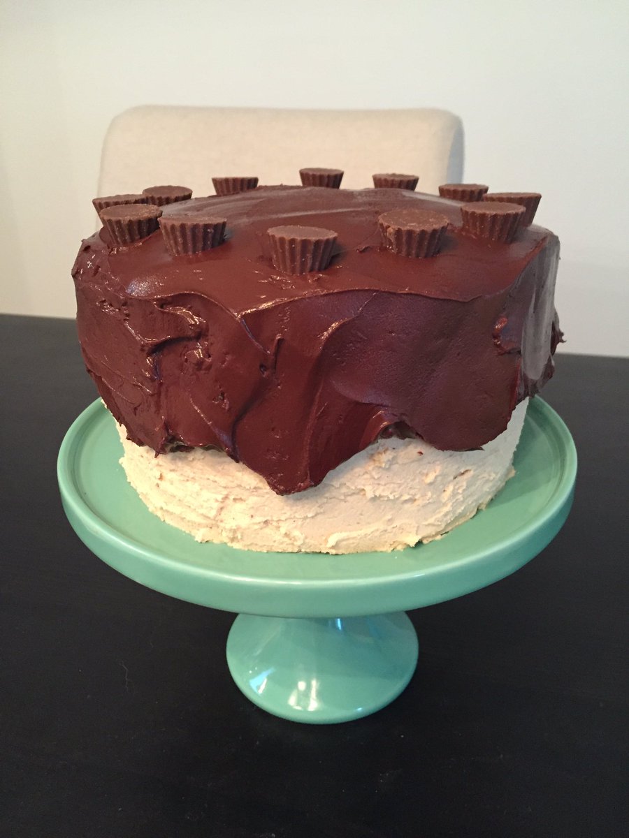 Flourless Chocolate Peanut Butter Cup Cake.

Not my best handiwork on the icing, but the taste tests are going well...

#celiac #glutenfree