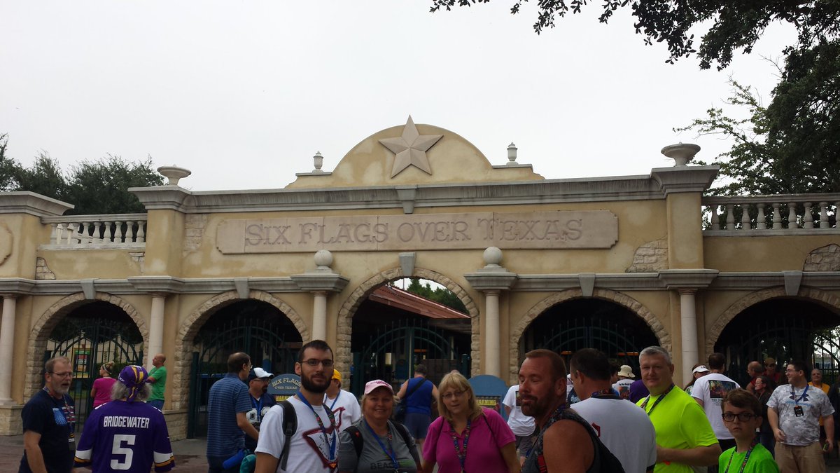 coasterchitchat's tweet photo. We are at @SixFlagsOverTX for Day 2 of Lone Star #CoasterThon! #RideWithACE #OnlyOverTX https://t.co/3KlGUTJx6L