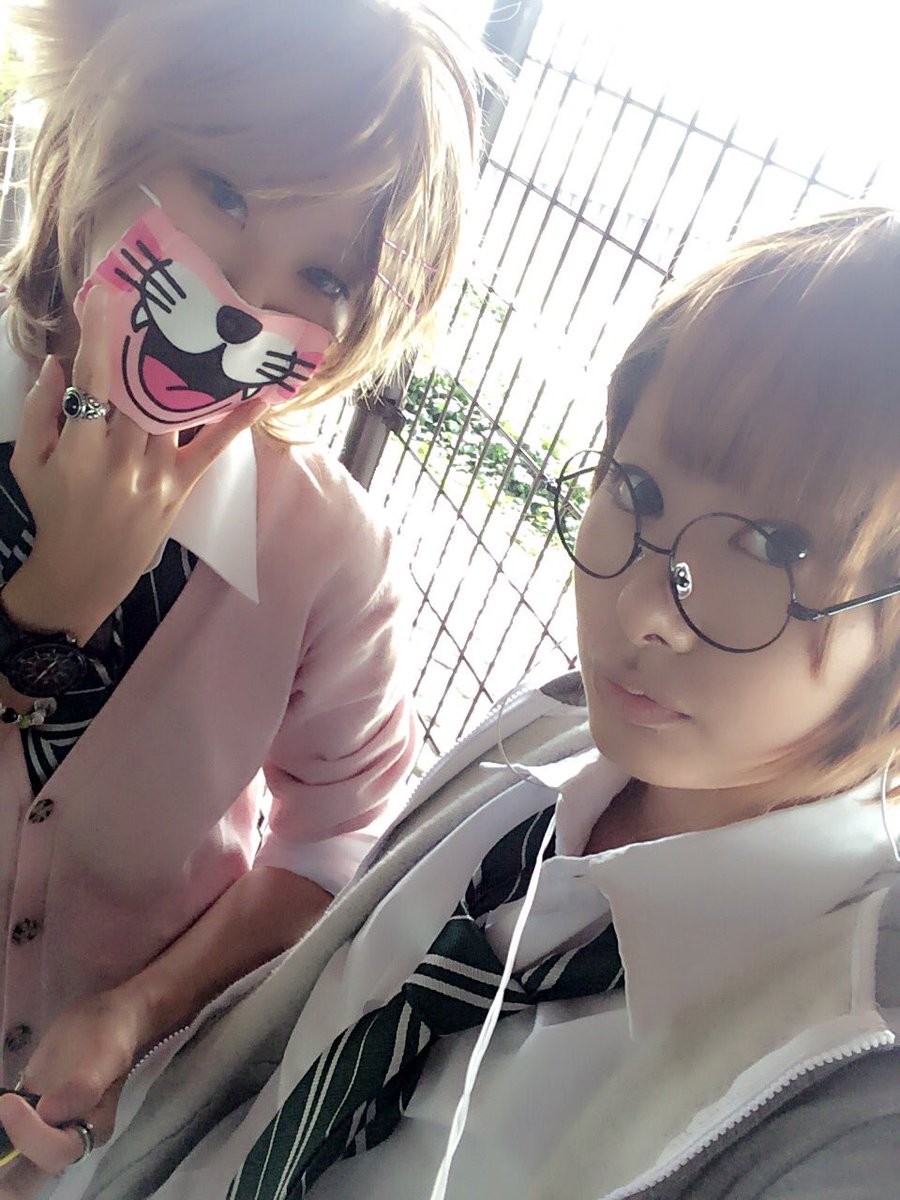 Uzivatel アポロ Na Twitteru オリジナル男子高校生設定 あんこ 雪緒 ゆきお 高校生2年生 桜太郎の兄で見た目がキチガイ 根はいいやつ 可愛いもの好きで柄マスクと鞄の装飾がすごい さくちゃん ゆきちゃんって呼び合ってる たぶん仲良し たまに新作