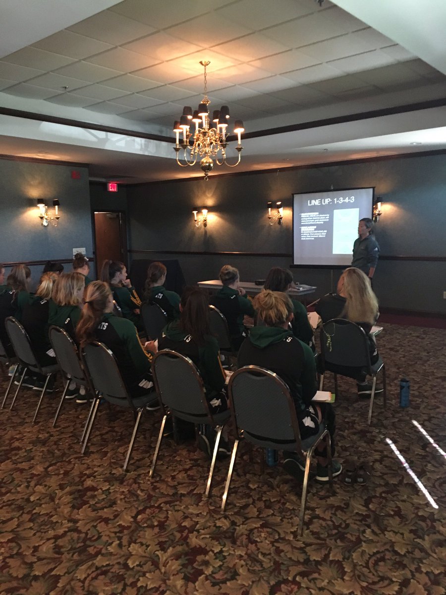 k5lyons's tweet image. Game day preparation. Here we go Cats @UVMfieldhky