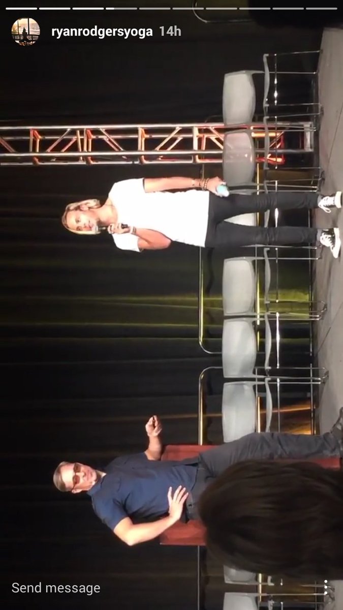 RikerInfoBR's tweet photo. [FOTOS]: Riker ontem (24) na Bulletproof Conference! #1 https://t.co/TYs4Zb3Jg2