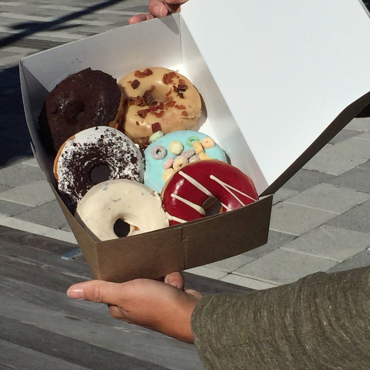 ffeaster's tweet image. Love @SublimeDoughnut in ATL, but these @suzyqdoughnuts are kind of killing it. Yum.@OntarioTravel