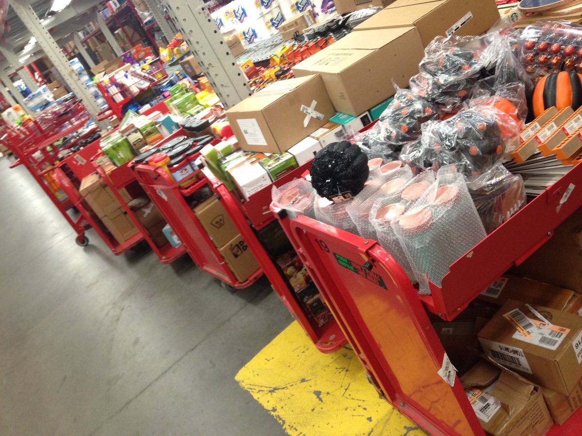 At 1944 we ❤️ to fill the floor! #cantsellitfromtheback <a href="/kristin_raby/">Kristin Raby</a>