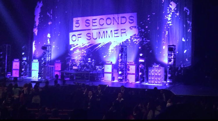 IsaCarranzaQuir's tweet photo. @5SOS BEST DAY EVER!!!!!#5SOSINMEXICO @Calum5SOS @Michael5SOS @Luke5SOS @Ashton5SOS https://t.co/maNnX5BqPU