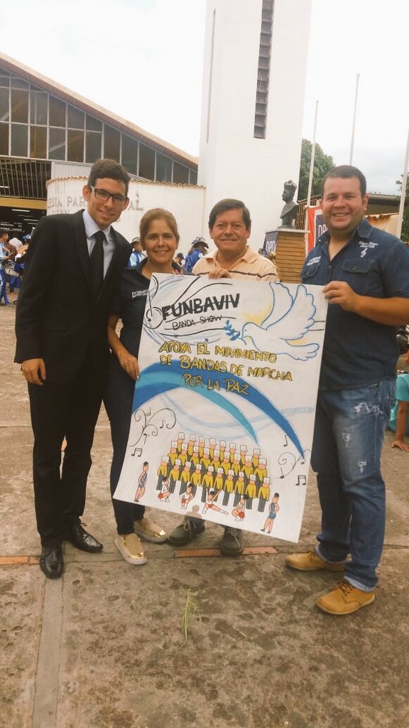 funbaviv's tweet photo. #Bandasdemarchaporlapaz toma cultural #Funbaviv dice presente @bandasvenezuela @GRAFIBAND @DPDTachira https://t.co/utho4efsnd