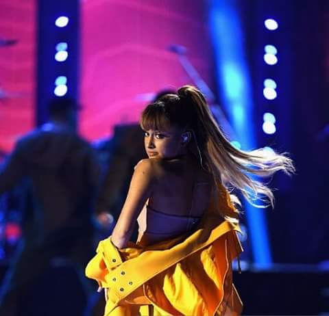 arianators1oo's tweet photo. NUEVAS FOTOS- Ariana presentándose en el iHeart Festival en Las Vegas el 24 de Septiembre. https://t.co/0GQwfOIxxo