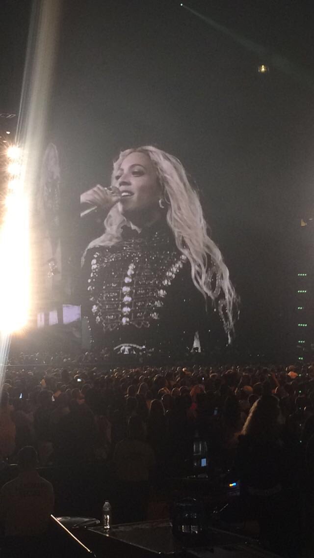 DallasLipoma's tweet photo. "Beyoncรฉ putting on a show y'all. She don't play." ๐๐
#FormationTour #slaytrick https://t.co/T0rjRcmdHj