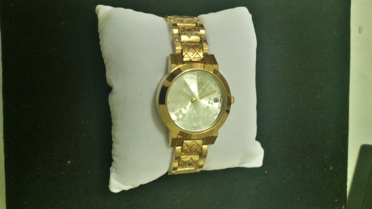 akfirstak's tweet photo. Watches #SWAROVSKI #CK #Cartier #Gucci & #Micheal #Kors$40 to $50 #elegant #Akfirst
https://t.co/4QXTCkh97Y https://t.co/W5PvVmPMEc