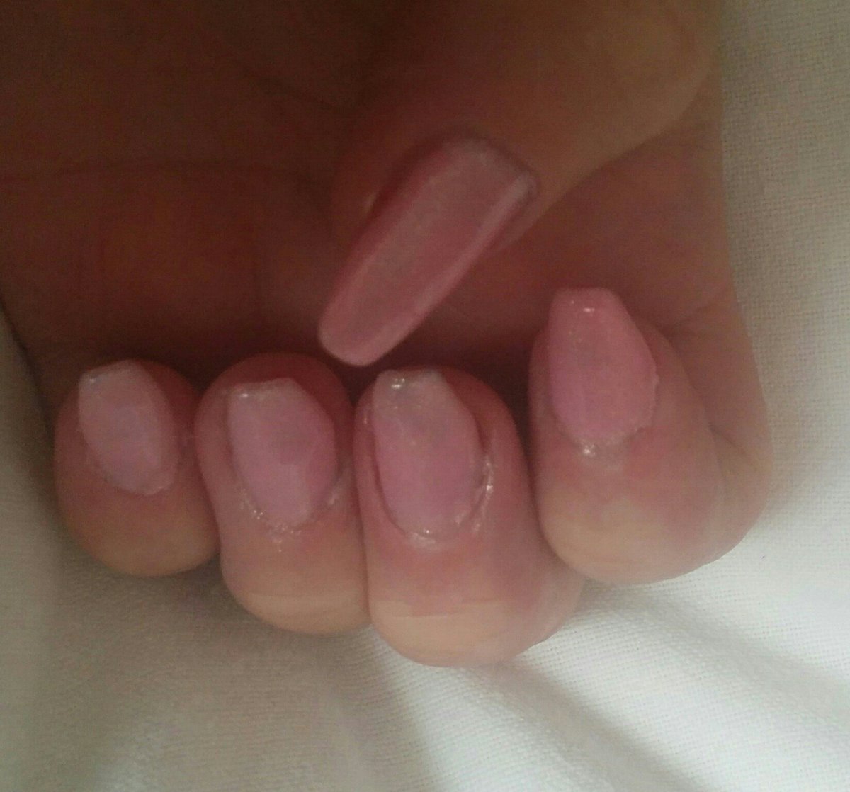 This my own nail extensions, I done my self, with the fuse pink uv polish, think it looks quite nice. 😁