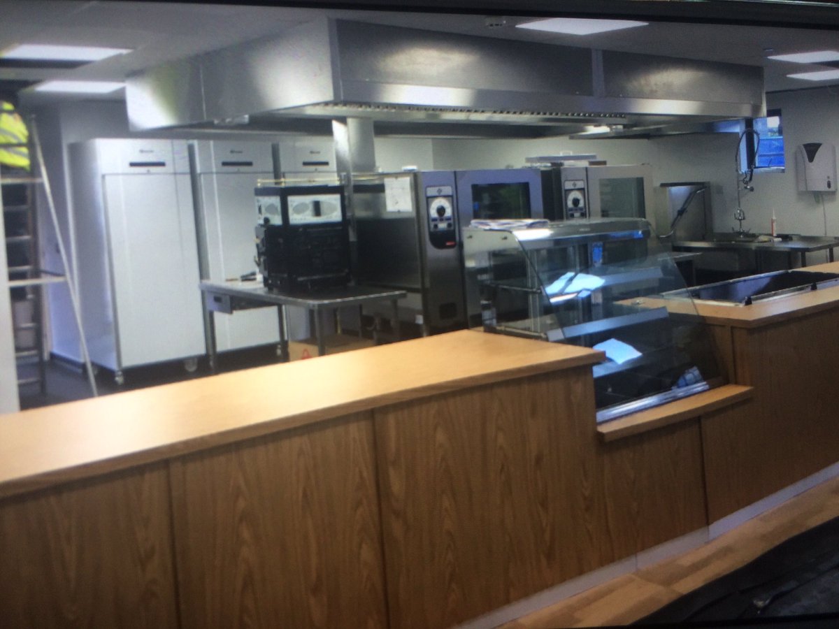 AdamsdownPrm's tweet photo. Sneak preview of our hi-tech new kitchen, ready to serve hot meals from Tuesday! 🍽🍛🍝🍴 https://t.co/qoTek5c6ui