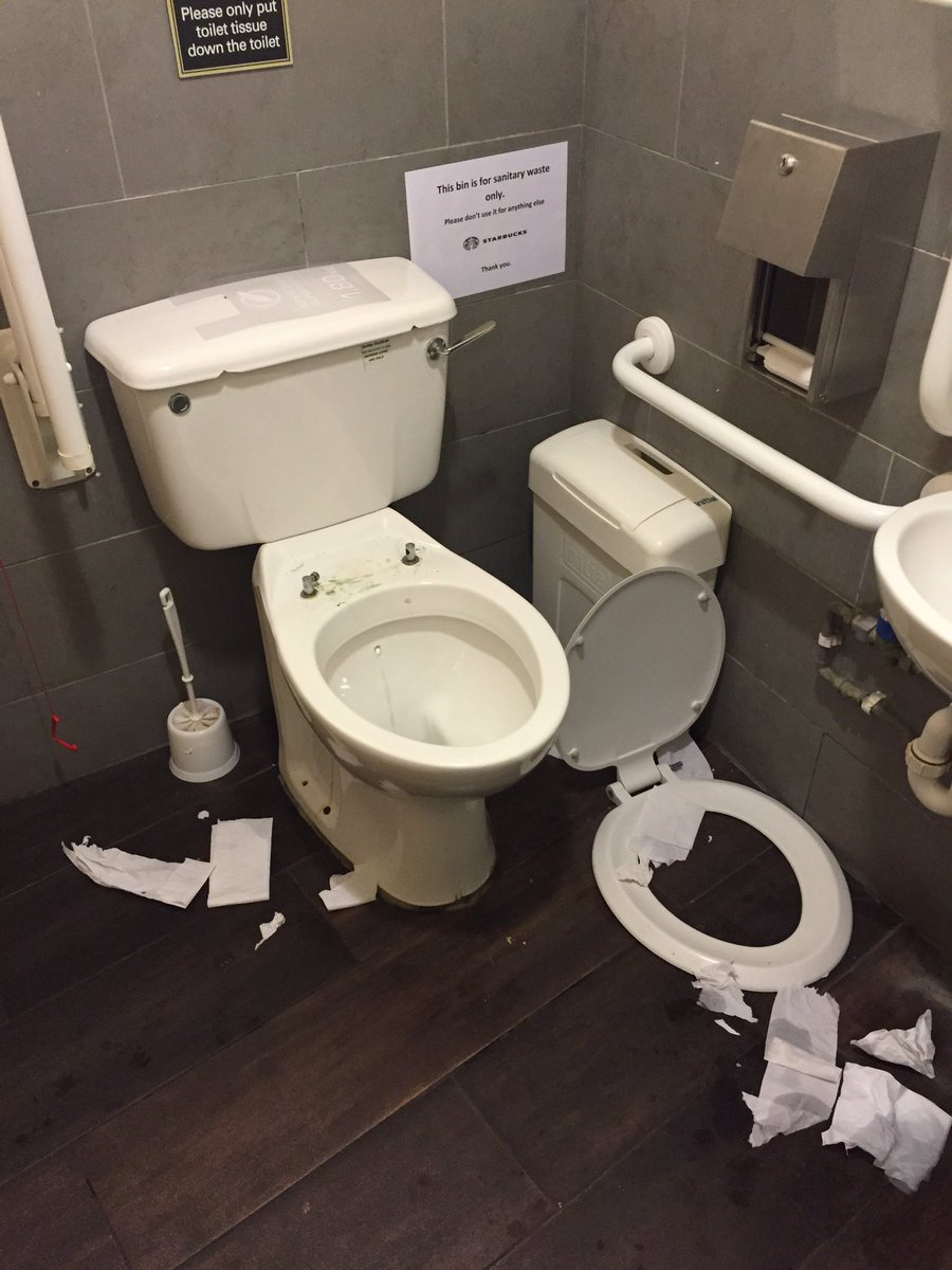 ktlewis85's tweet photo. @StarbucksUK Wimbledon this is appalling... https://t.co/mo2l19cWnI