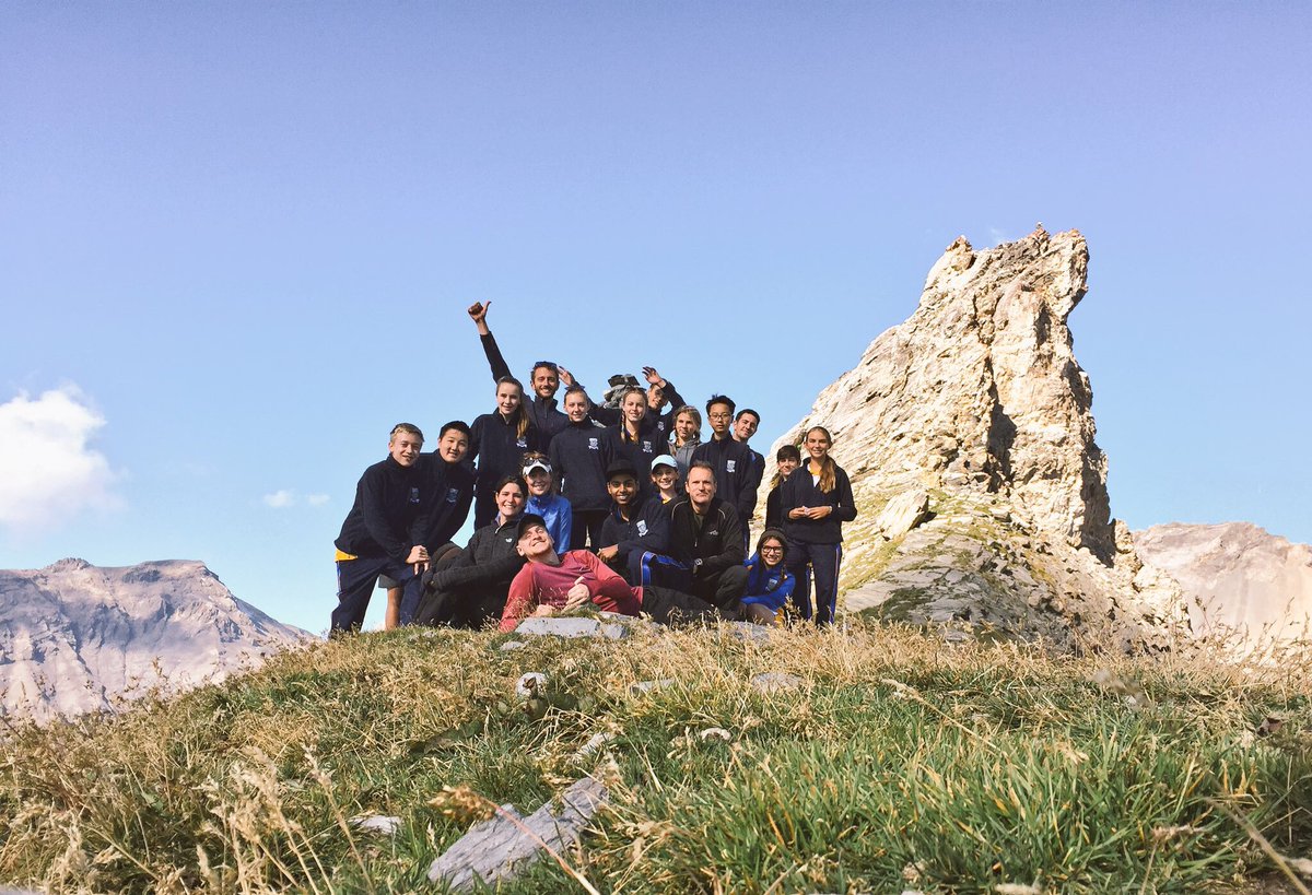 The whole @leregentcollege year 9/10 expedition team on a col at around 2,700 meters altitude! #hardwork #teamwork