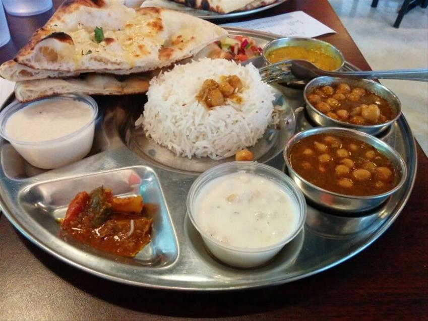 CaloricApp's tweet image. Did you know...Chole Masala or Chana Masala contains chickpeas - full of beneficial fiber.

#Facts
bit.ly/2bN0r0r