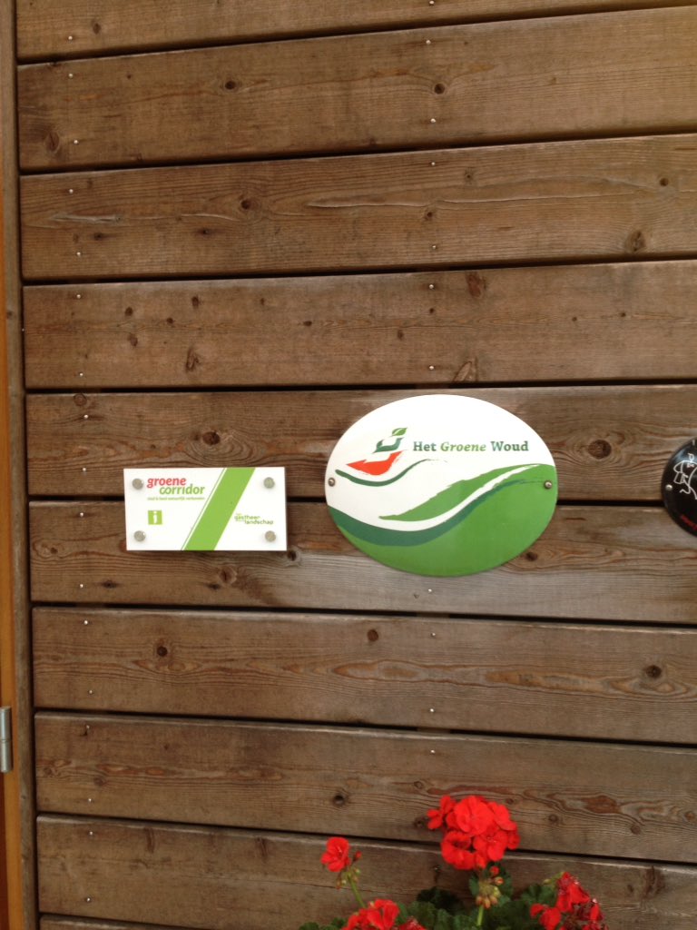 LeonKennis's tweet image. #deProeftuin. Goed toeven, ook tijdens een regenbui. #GroeneCorridor #fruittuin #pannekoek #hetGroeneWoud