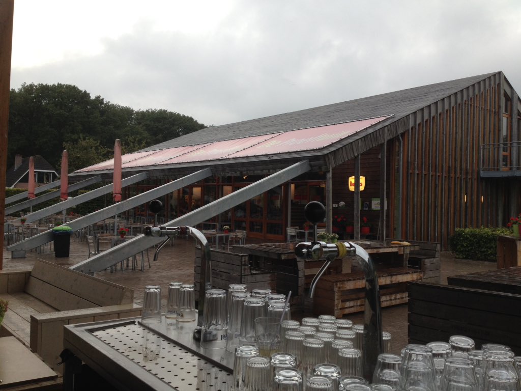 LeonKennis's tweet image. #deProeftuin. Goed toeven, ook tijdens een regenbui. #GroeneCorridor #fruittuin #pannekoek #hetGroeneWoud