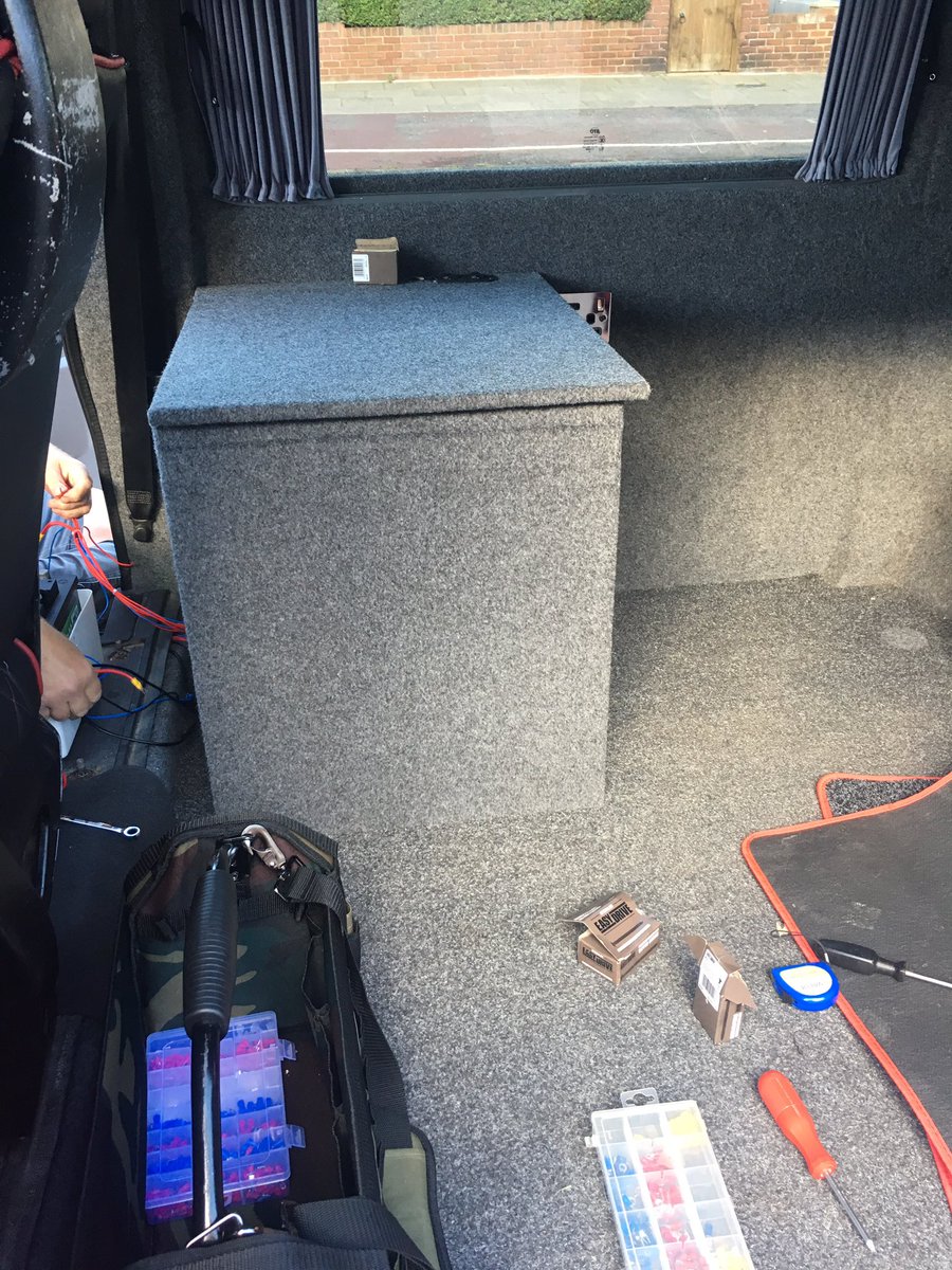 neil853's tweet image. More #vanwork today! #vanlife