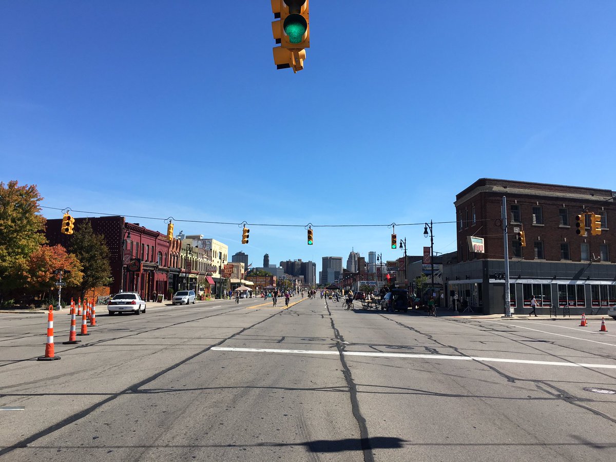 katylockerindet's tweet photo. First @openstreets_det ever! #MichiganAve #Detroit @knightfdn https://t.co/uzZwtvcSPb