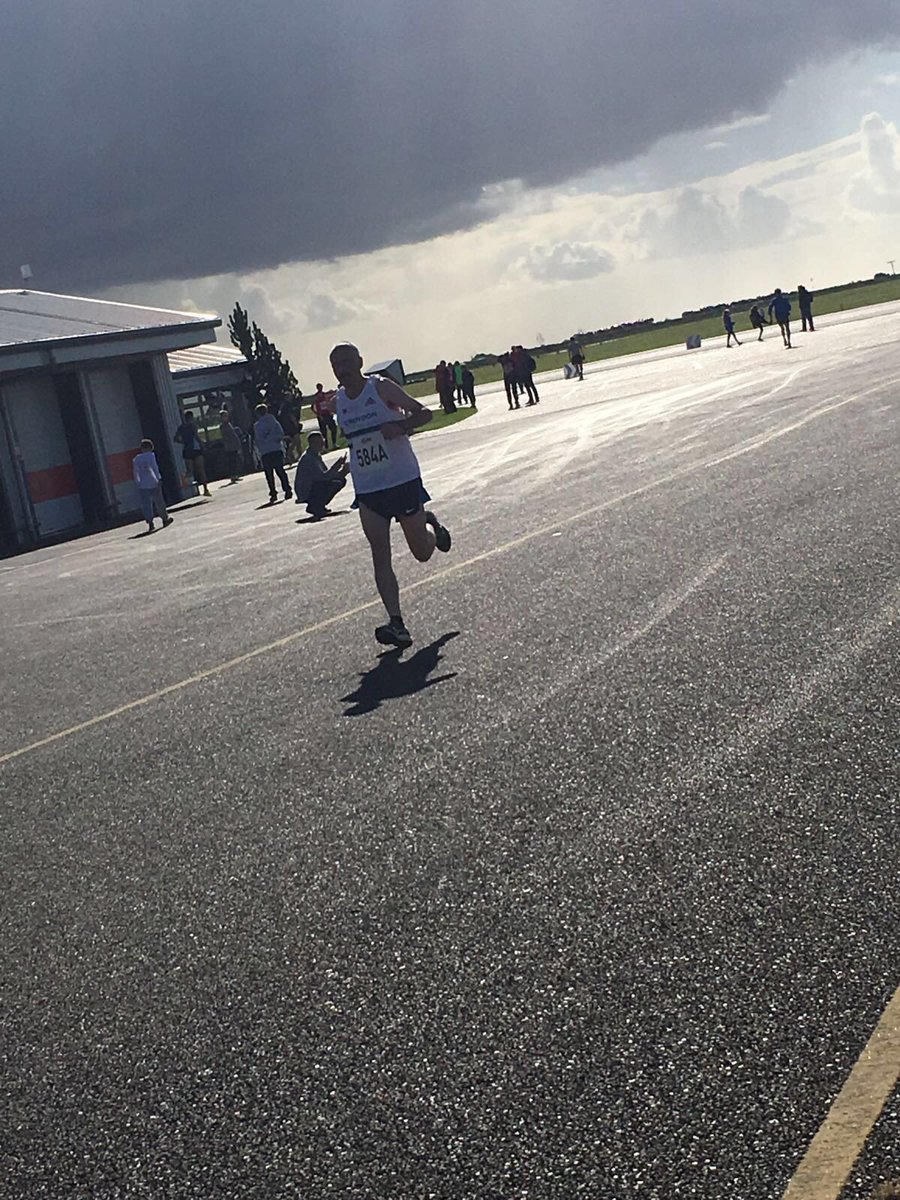 harrierscroydon's tweet photo. Some pics from the SEAA Road Relays #windyhell (via @jakeenglish2508) https://t.co/GgqcOXXuh6