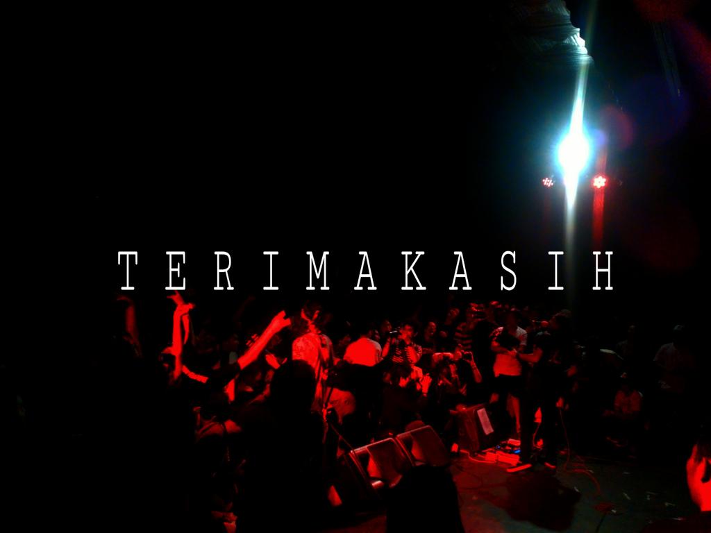 Berakhirnya penampilan <a href="/PenerbangRoket/">Kelompok Penerbang Roket.</a> menandakan selesainya #stompoutfest . Terimakasih semua yang sudah terlibat