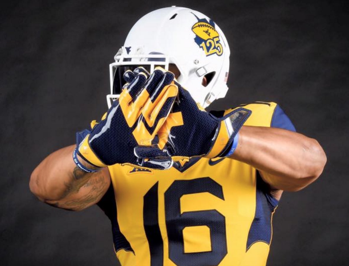 _JH94's tweet photo. After sitting down and talking with my family. I've decided to commit to West Virginia 🏈
#GoMountaineers https://t.co/WFTxustuge